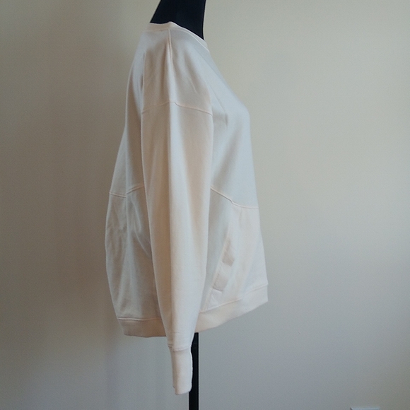 NWT all in motion cream sweatshirt - Picture 2 of 8